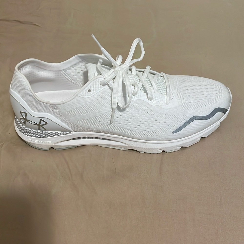 Like New UA HOVR Sonic 6